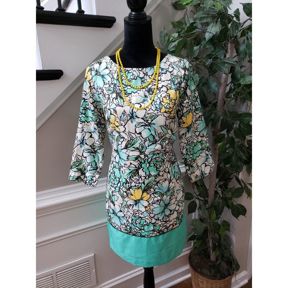 The Limited Women's White Floral Round Neck 3/4 Sleeve Knee Length Dress Small